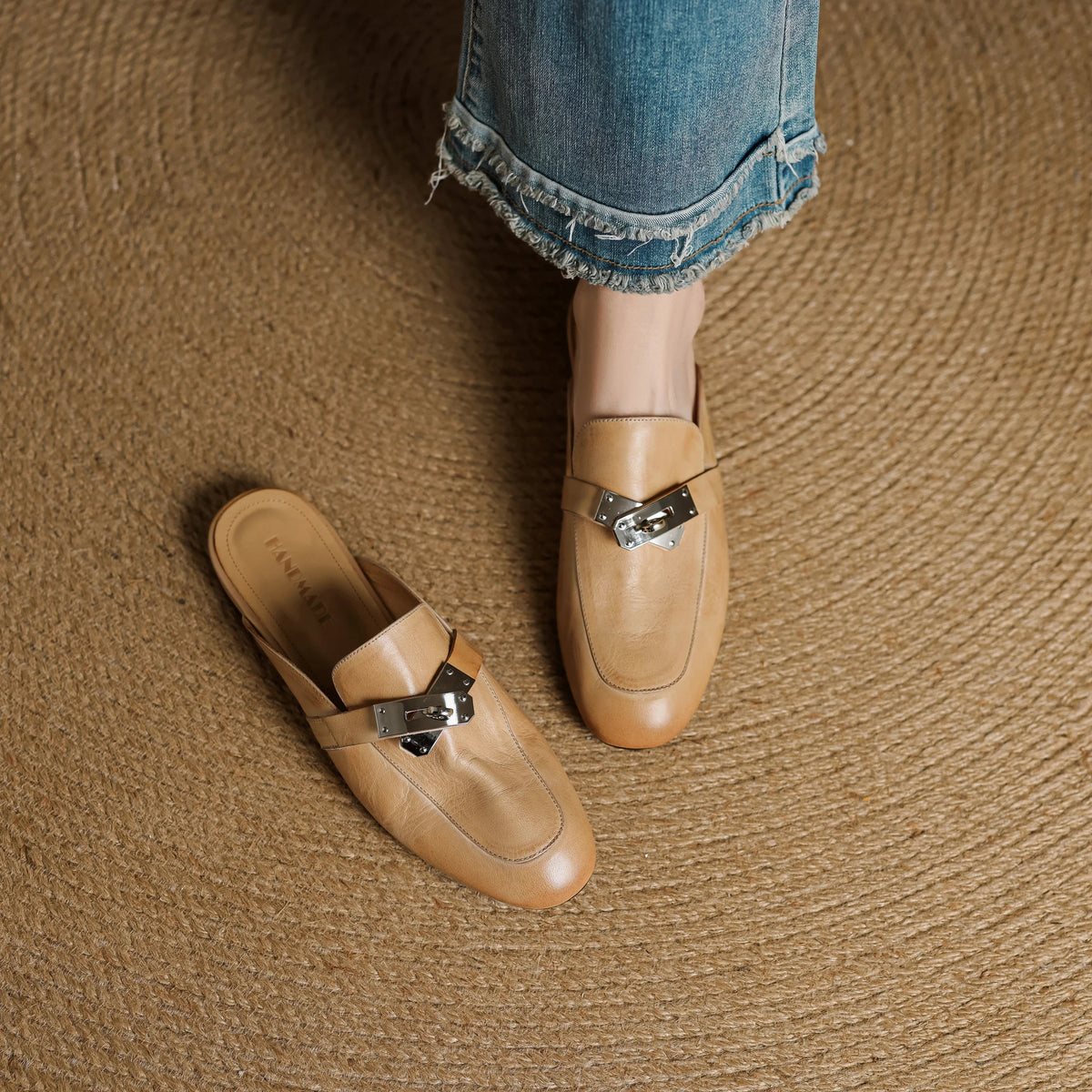 Buckle Detail Round Toe Flat Mules