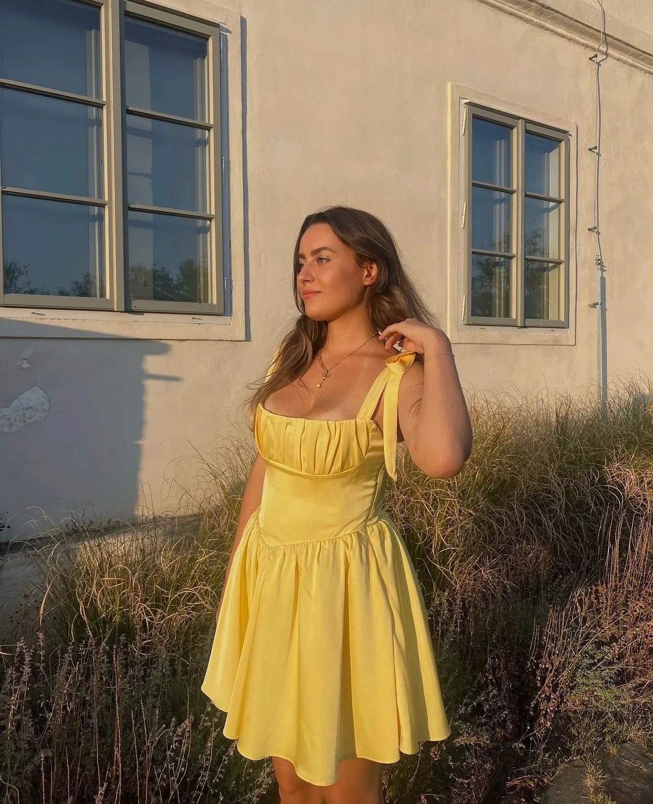 2025 Pleated Design Tie up Sleeveless Summer Dresses Women Solid Color Slim Fit Mini Dress Simple Fashion Party Dress