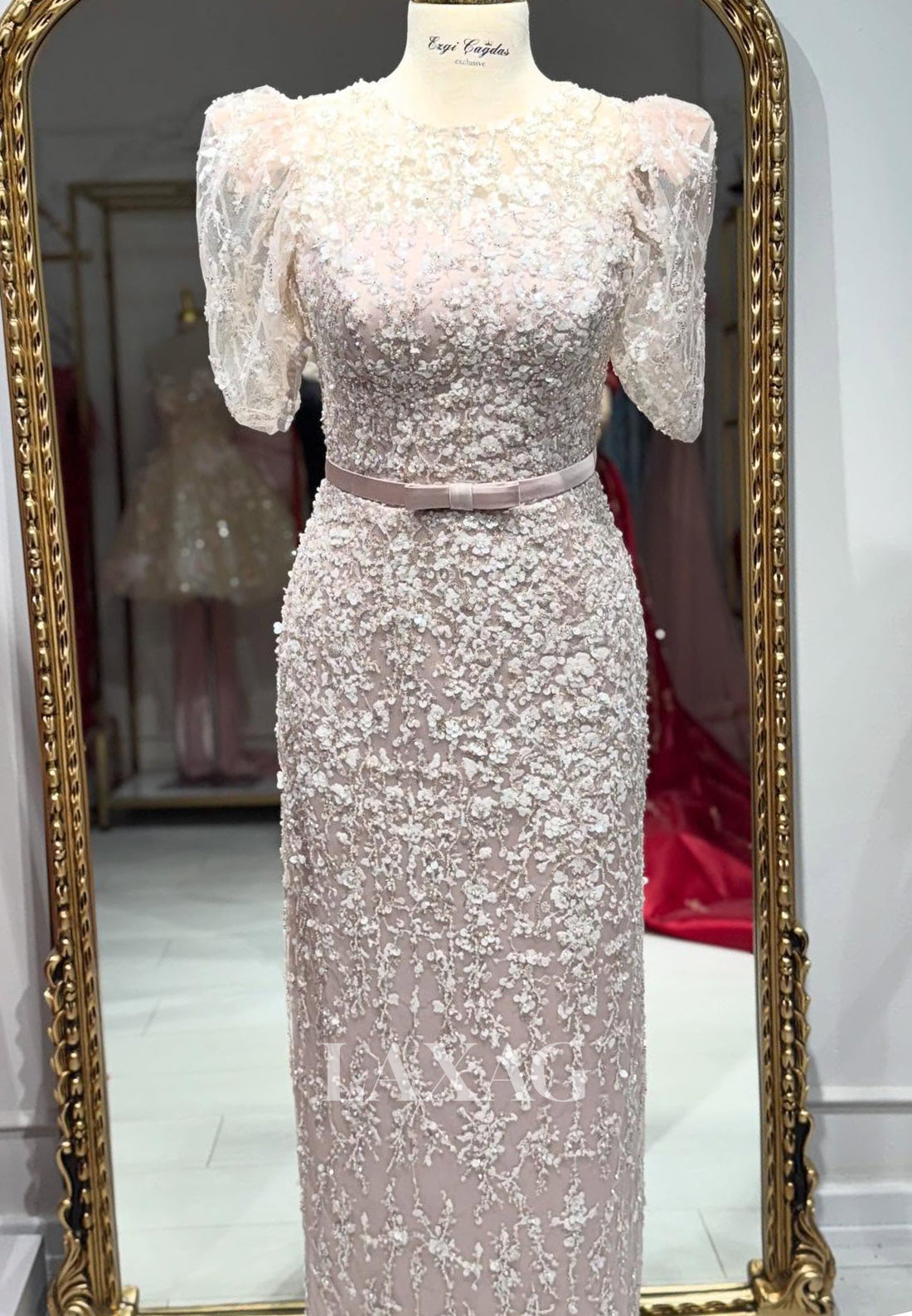 Scoop-Neck Short-Sleeves Fitted Evening Dress Sequined Allover Lace Applique Formal Gowns