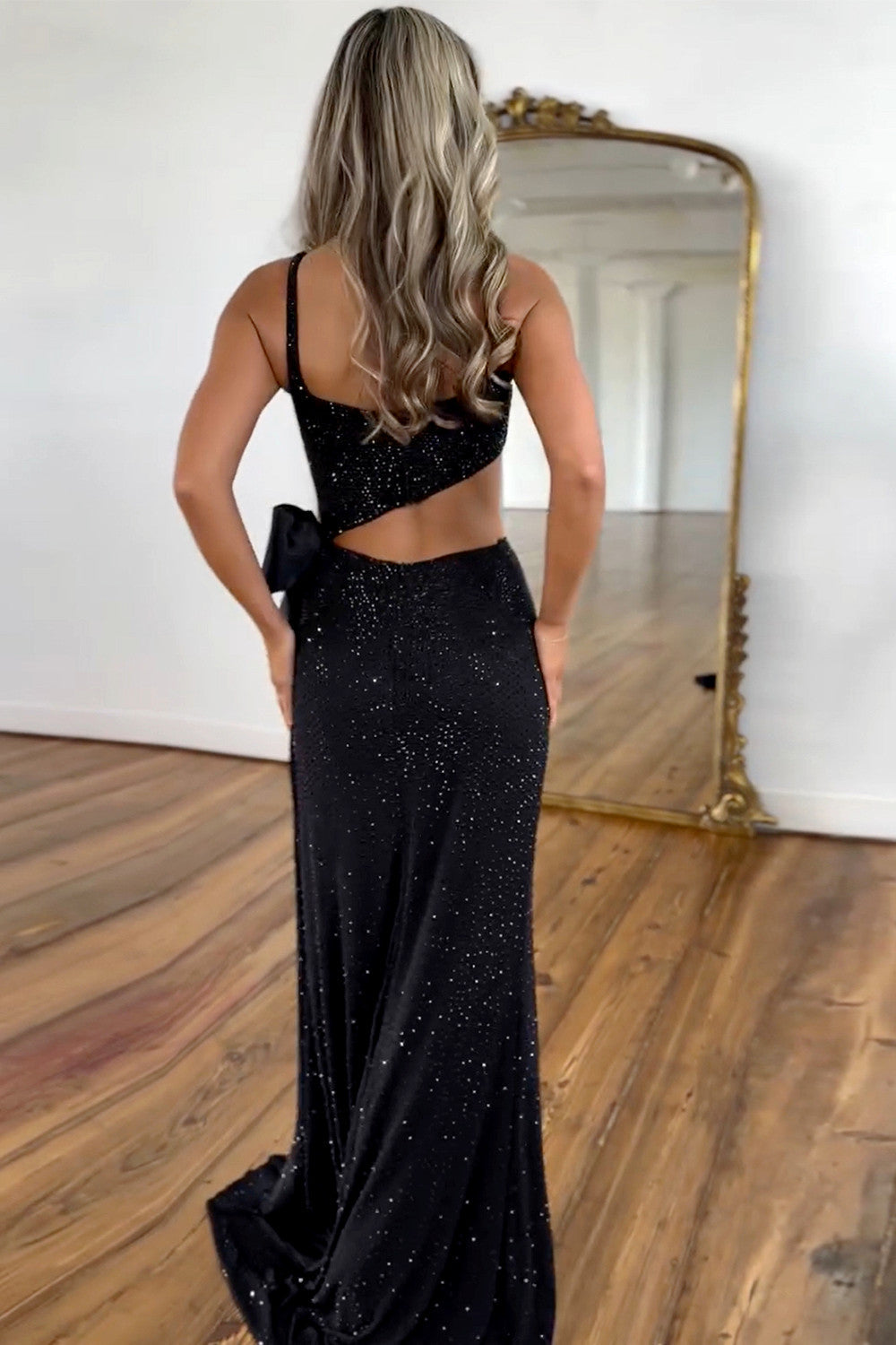 Sexy Black Mermaid Spaghetti Straps Cutout Waist Long Beaded Prom Dress with Bowknot