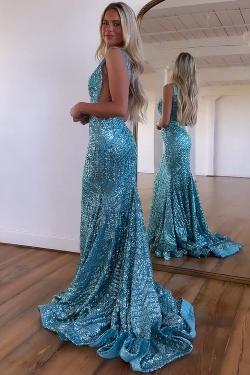 Sparkly Sequin Mermaid V-Neck Open Back Long Prom Dress