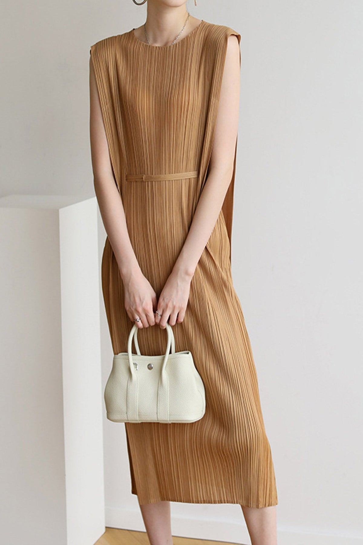 Plisse Pleated Crew Neck Sleeveless Tie Waist Side Split Midi Dress 5
