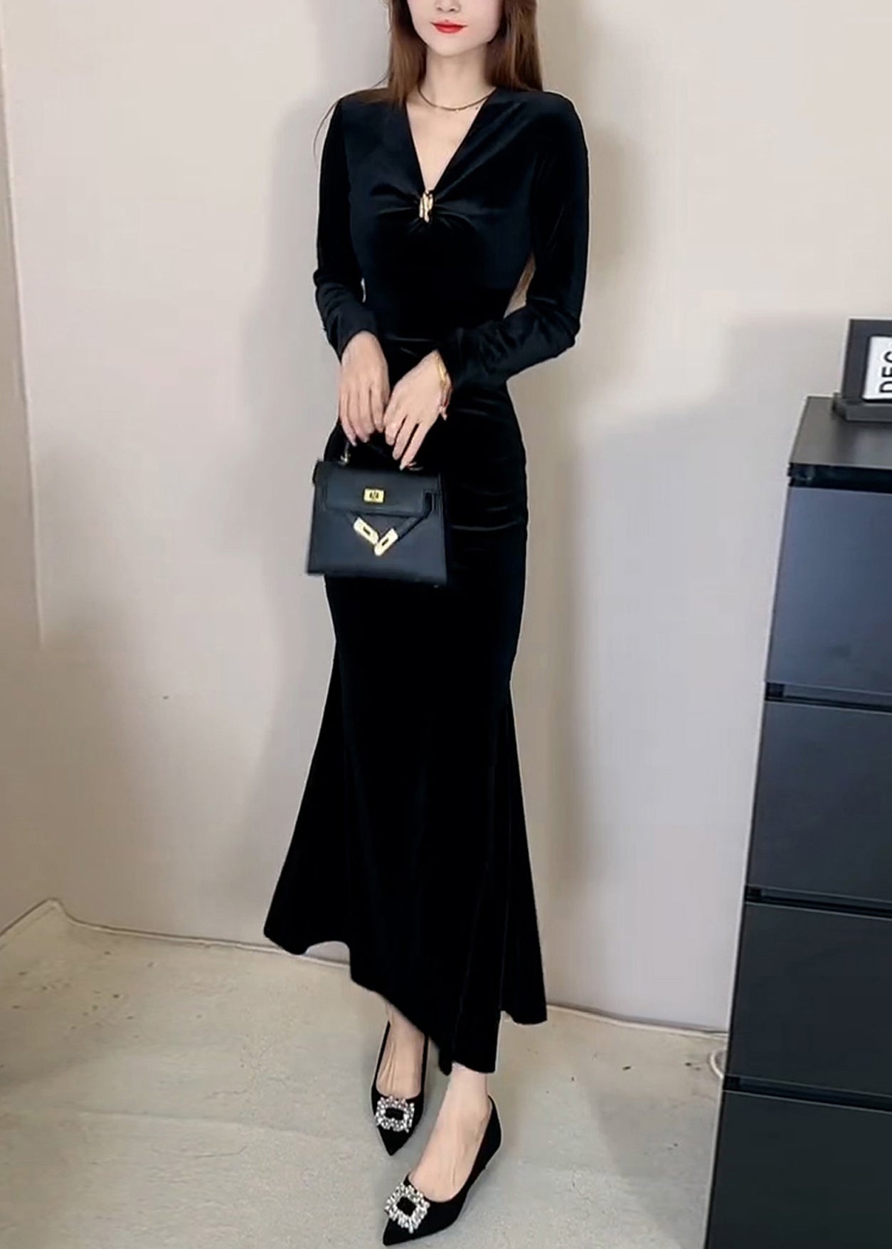 Velvet V-Neck Long Sleeve Ruched Brooch Bodycon Maxi Dress