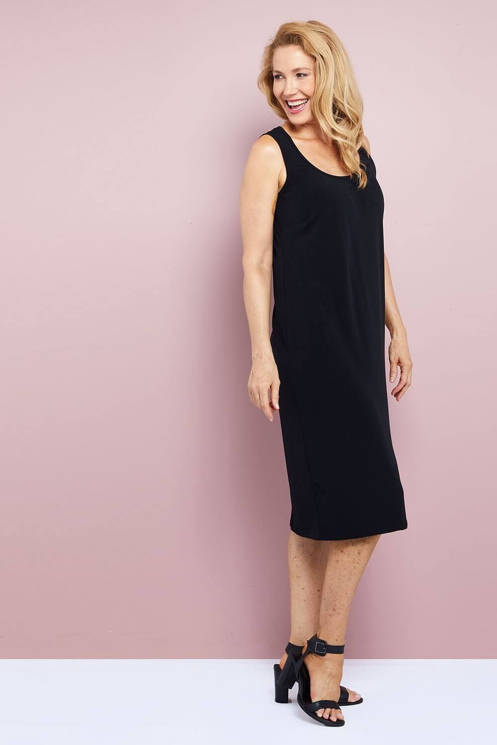 Petra Stretch Slip - Black