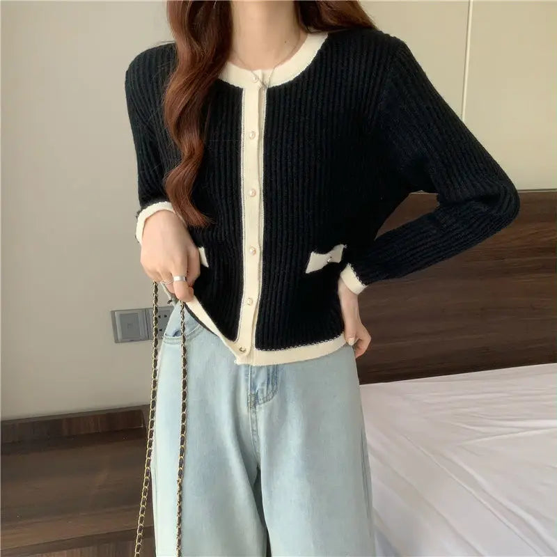 Crew Neck Ribbed Knit Contrast Trim Button Front Cropped Cardigan 7