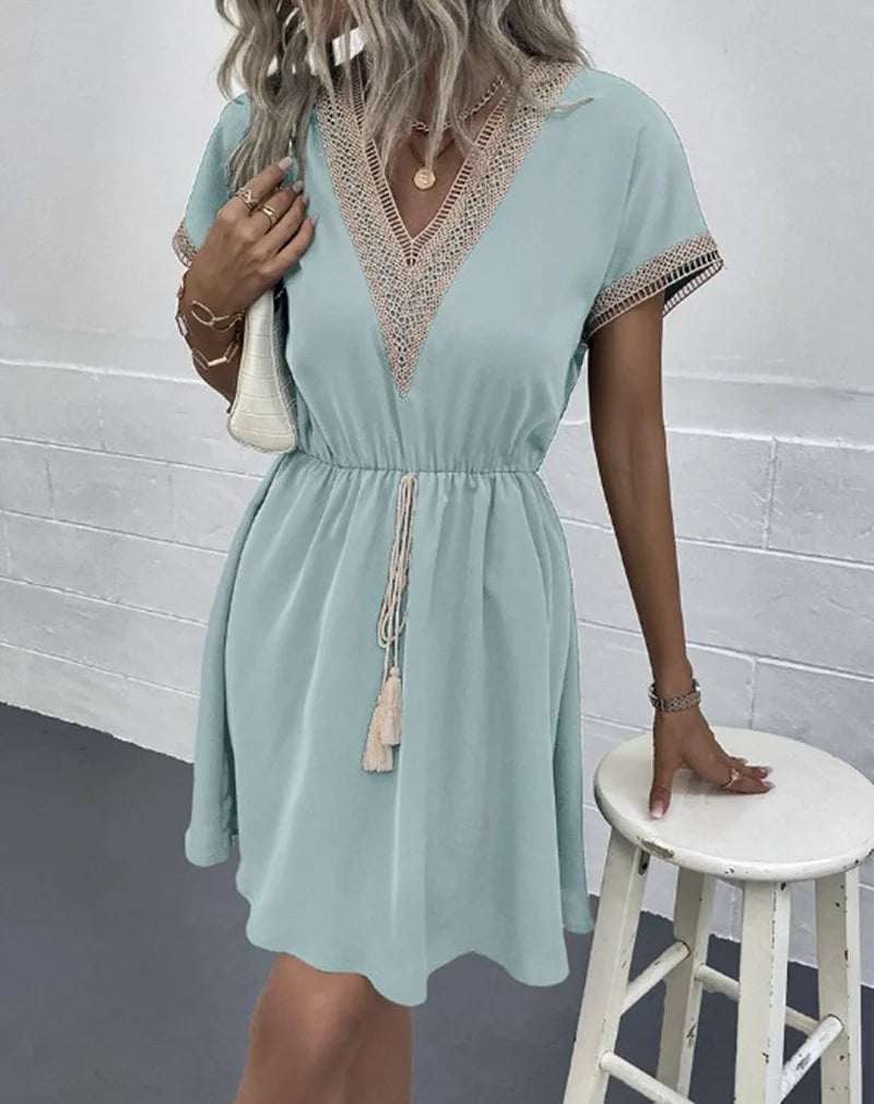 Lace V-Neck Panel Short Sleeve Midi Dress - View 9