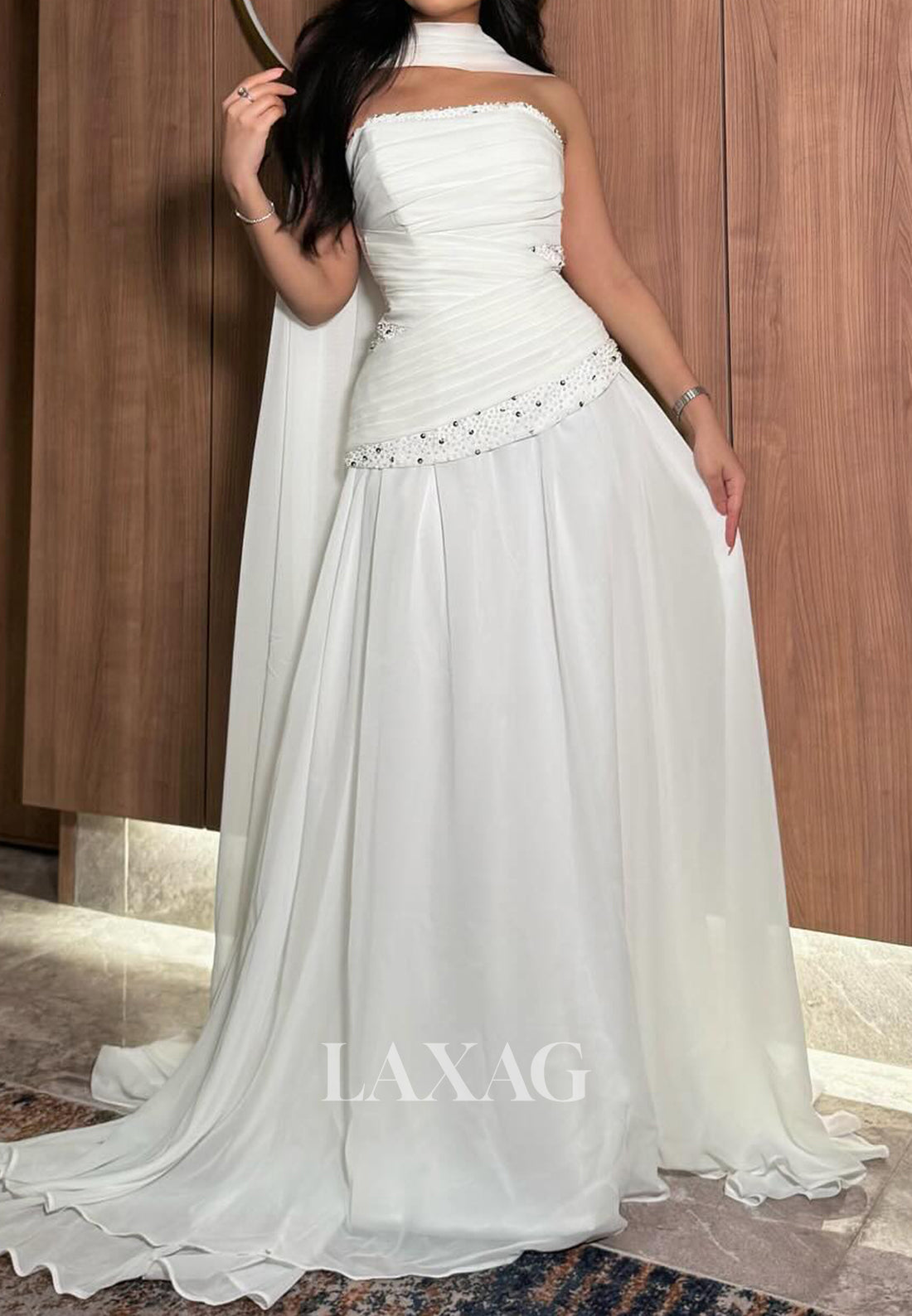 Bateau-Neck Sleeveless A-Line Evening Dress Beaded Chiffon Pleated Formal Gowns with Train