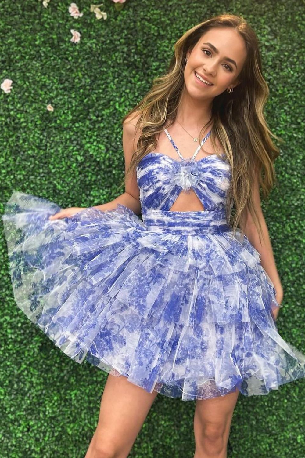 Stunning A-Line Halter Neck Short Tiered Tulle Homecoming Dress