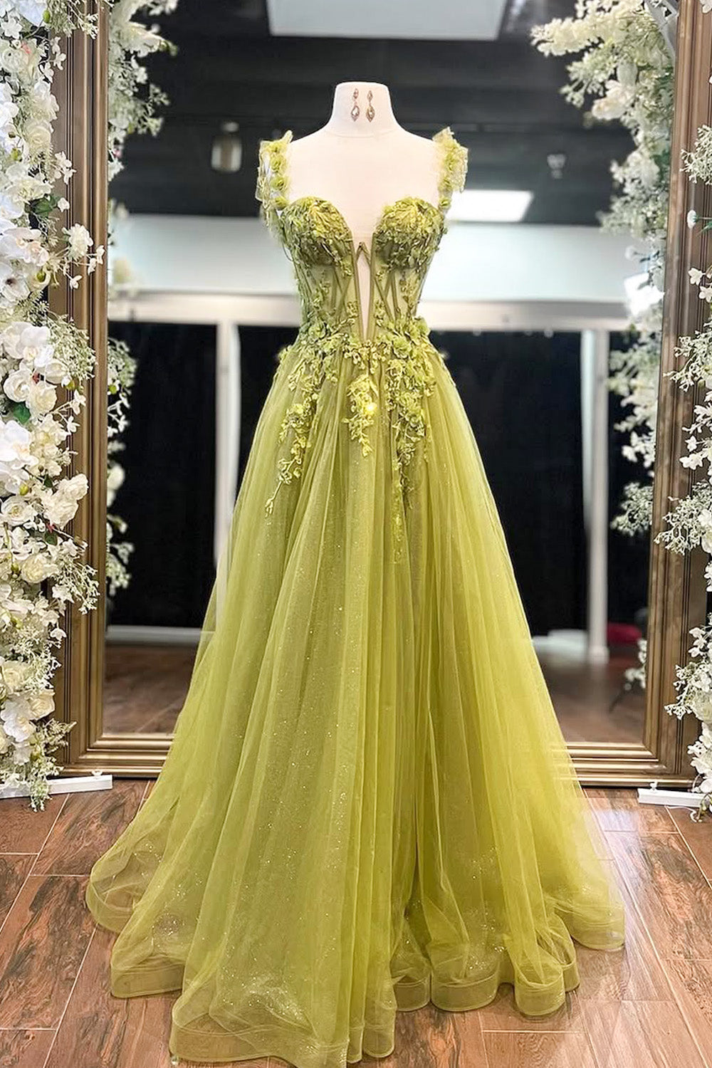 Stunning A-Line Lace Up Long Glitter Tulle Prom Dress with Appliques