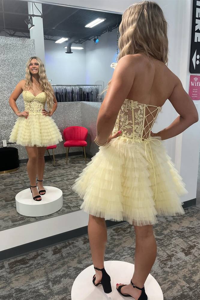 Stunning A-Line Sweetheart Lace Up Short Tiered Tulle Homecoming Dress