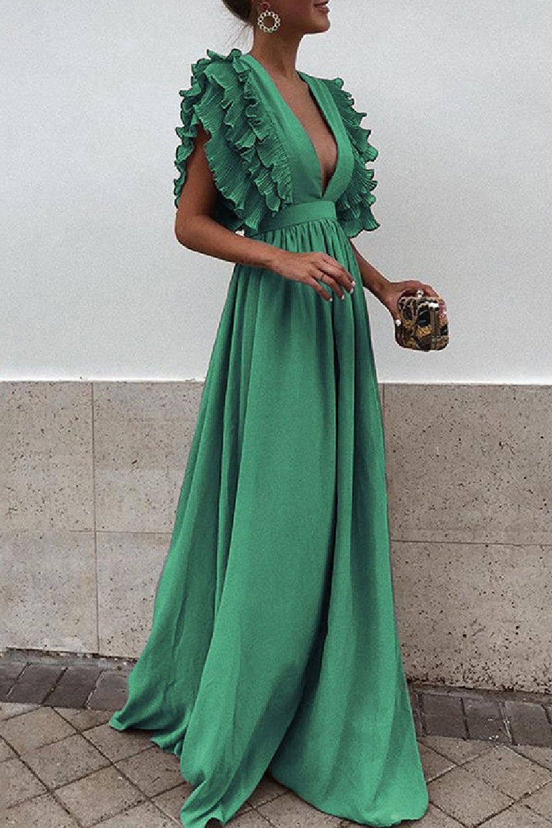 Effortlessly Elegant Dress with a Timeless Design