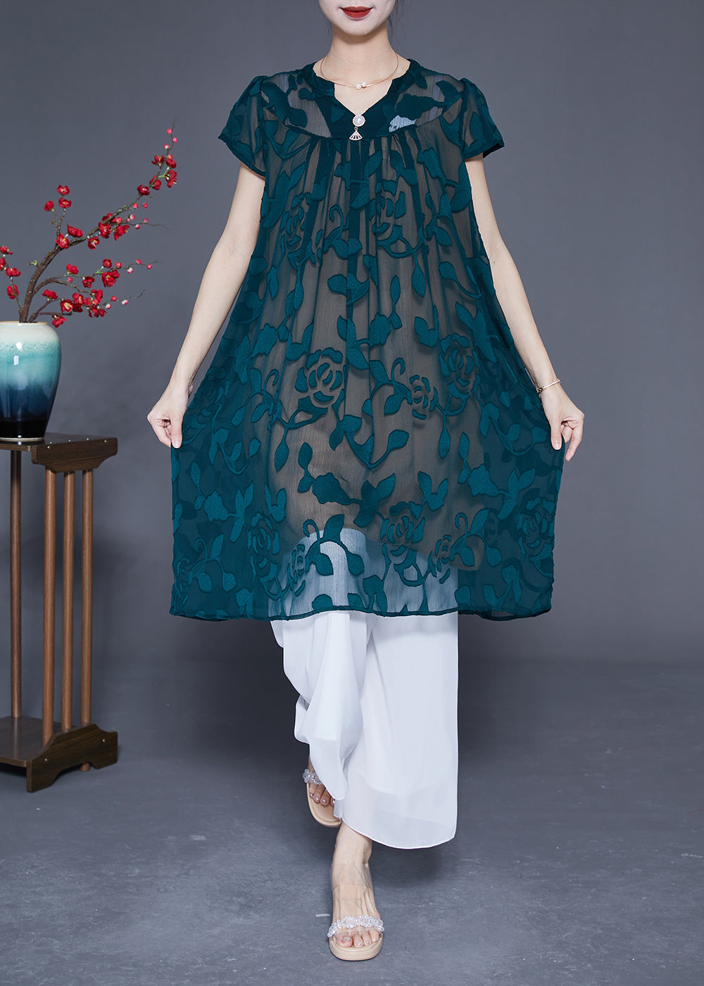 Beautifully Crafted Dress in a Classic Style
