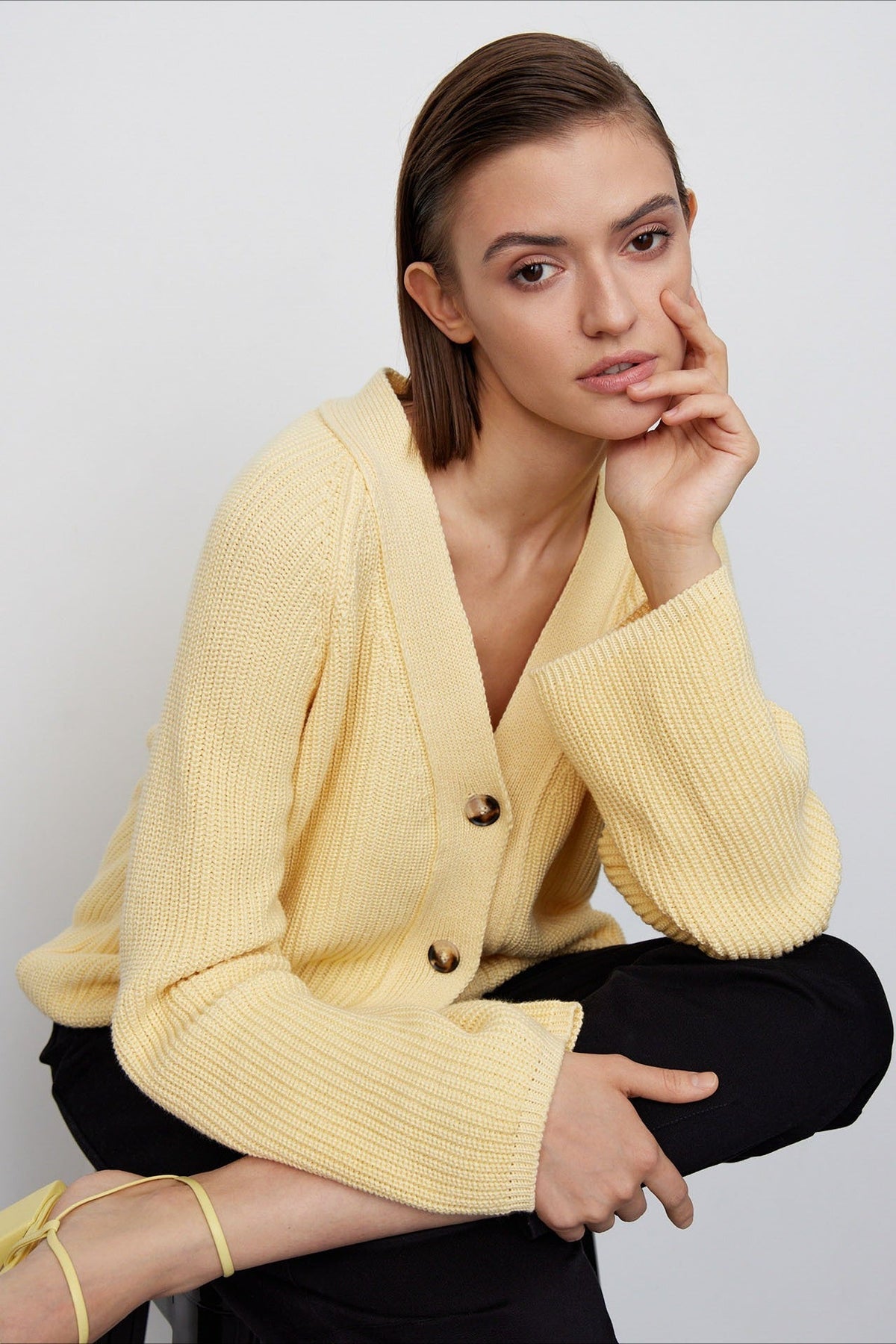 V-Neck Raglan Long Sleeve Button Front Ribbed Knit Cropped Cardigan 2