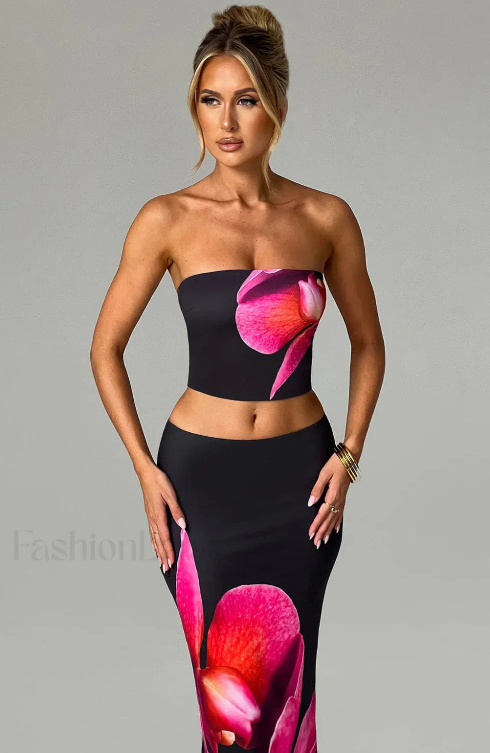 Allegra Top - Trendy Black Floral Print