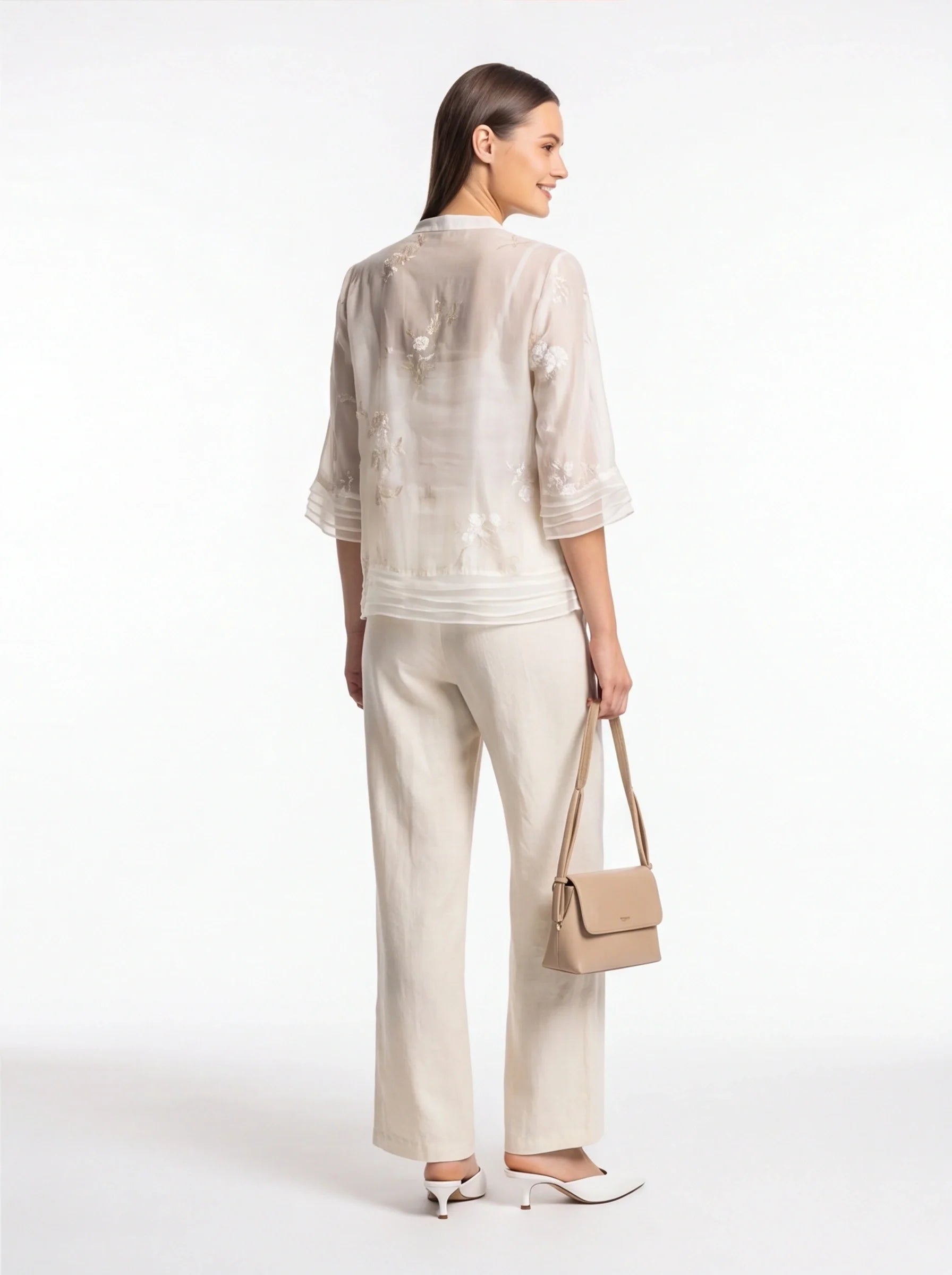 Elegant Floral Women's Top with Lightweight Fabric and Comfortable Fit