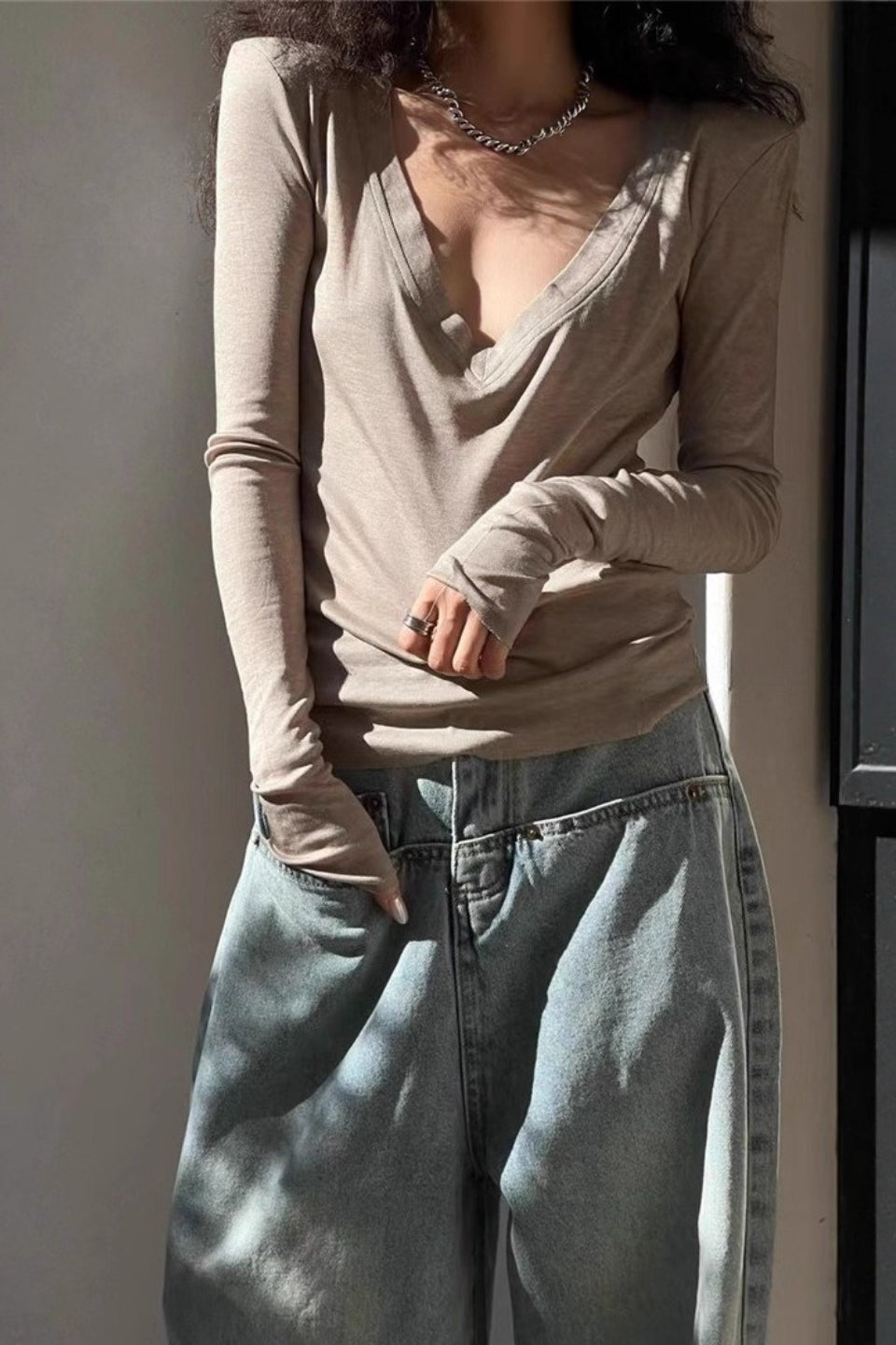 Slim Fit Low Cut Long V Neck Ribbed Long Sleeve Top