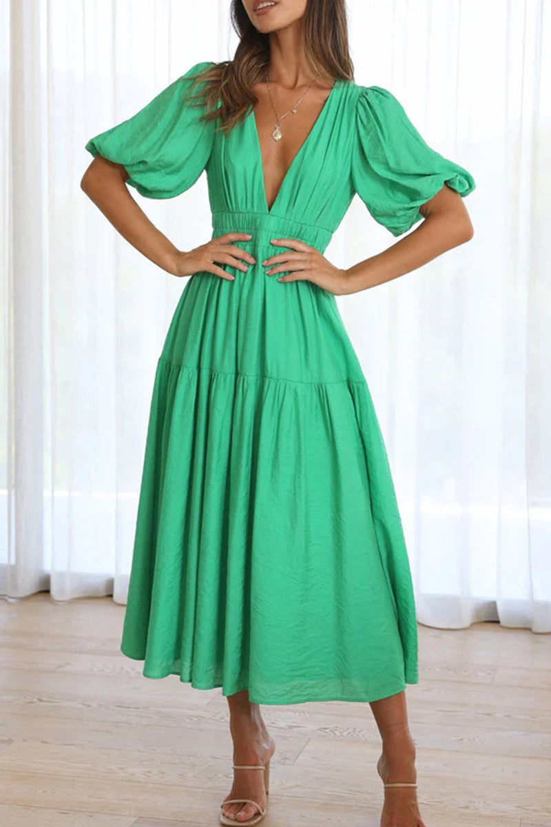 Effortlessly Elegant Dress with a Timeless Design