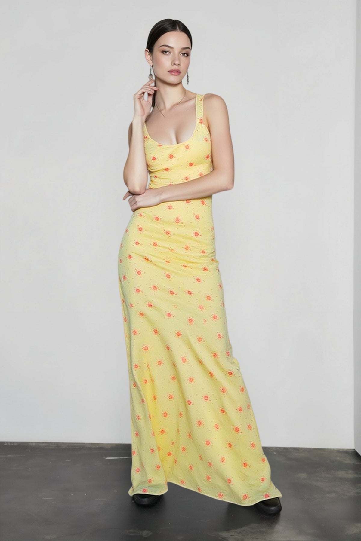 Ditsy Floral Scoop Neck Sleeveless Fitted Tank Maxi Dress