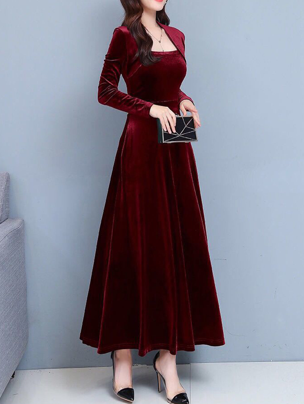 Effortlessly Elegant Dress with a Timeless Design