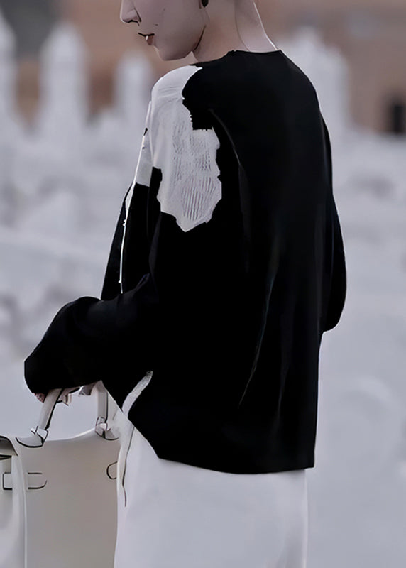 Effortlessly Elegant Sweater with a Timeless Design