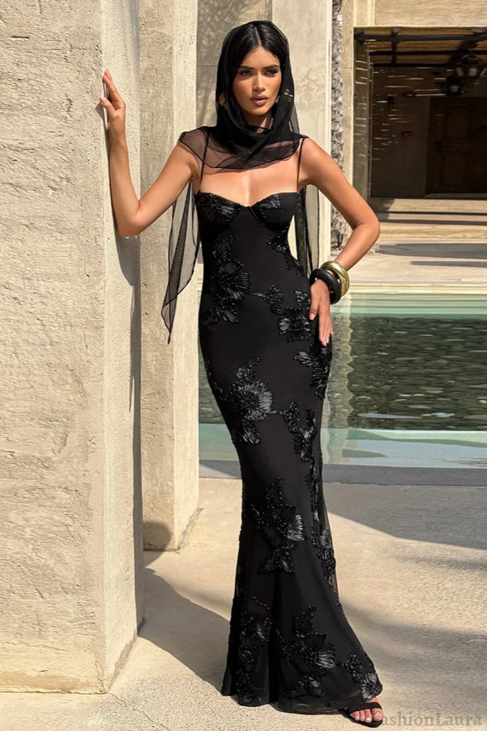 Backless Floral Tie-Up Maxi Dress S / Black