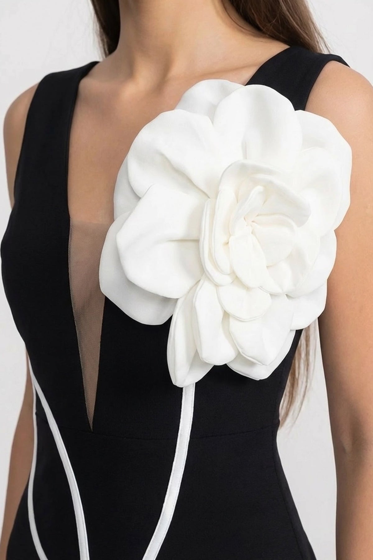 Deep V-Neck Sleeveless 3D Flower Contrast Piping Sheath Midi Dress 3