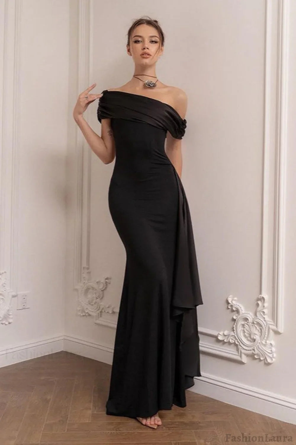Black One Shoulder Flowy Sleeve Formal Dress XS / Black