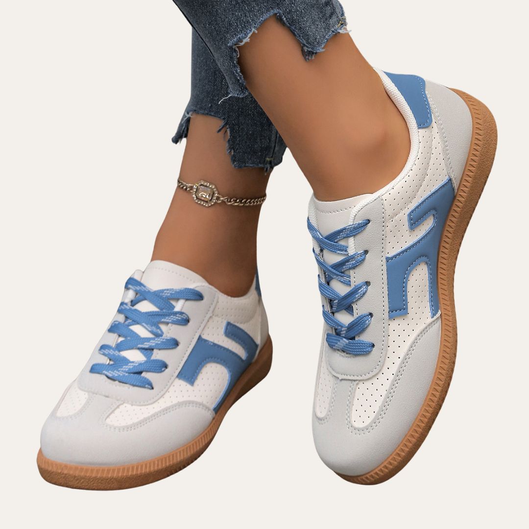 Lace Up Gum Sole Low Top Retro Sneakers