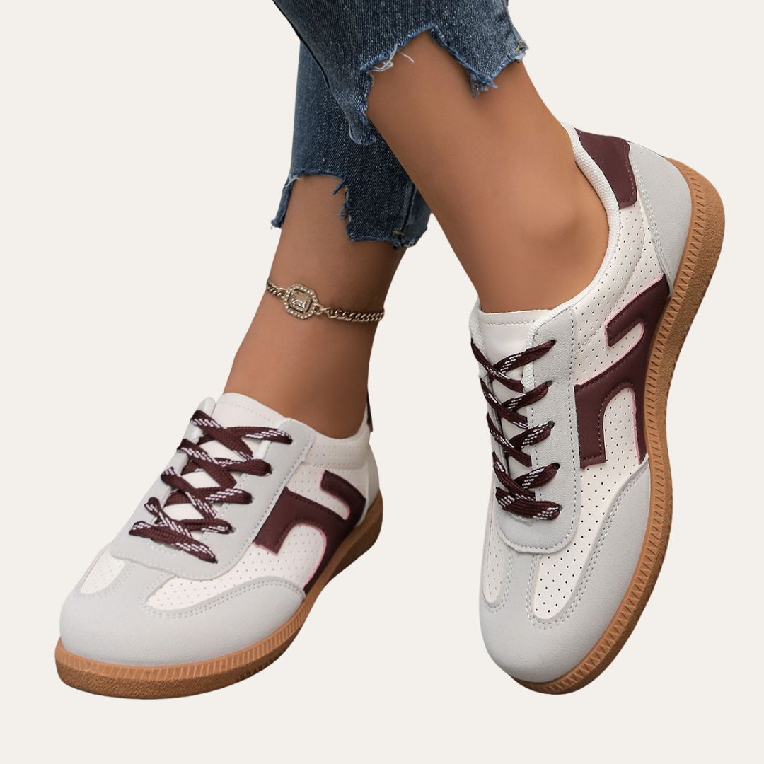 Lace Up Gum Sole Low Top Retro Sneakers