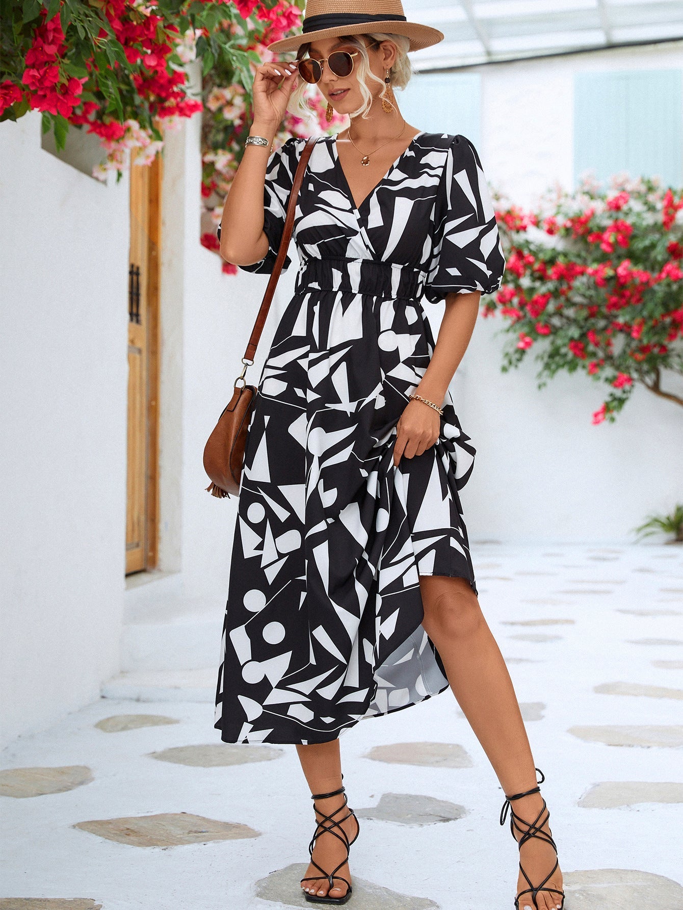 Well Tailored Dress with a Graceful Silhouette