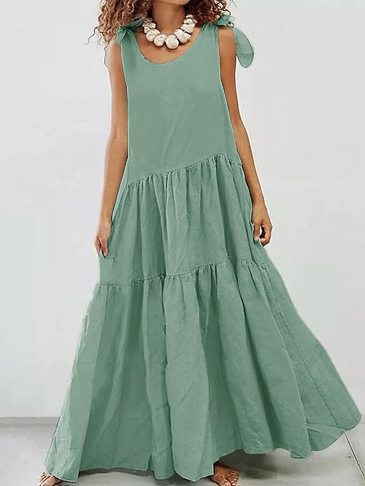Effortlessly Elegant Dress with a Timeless Design