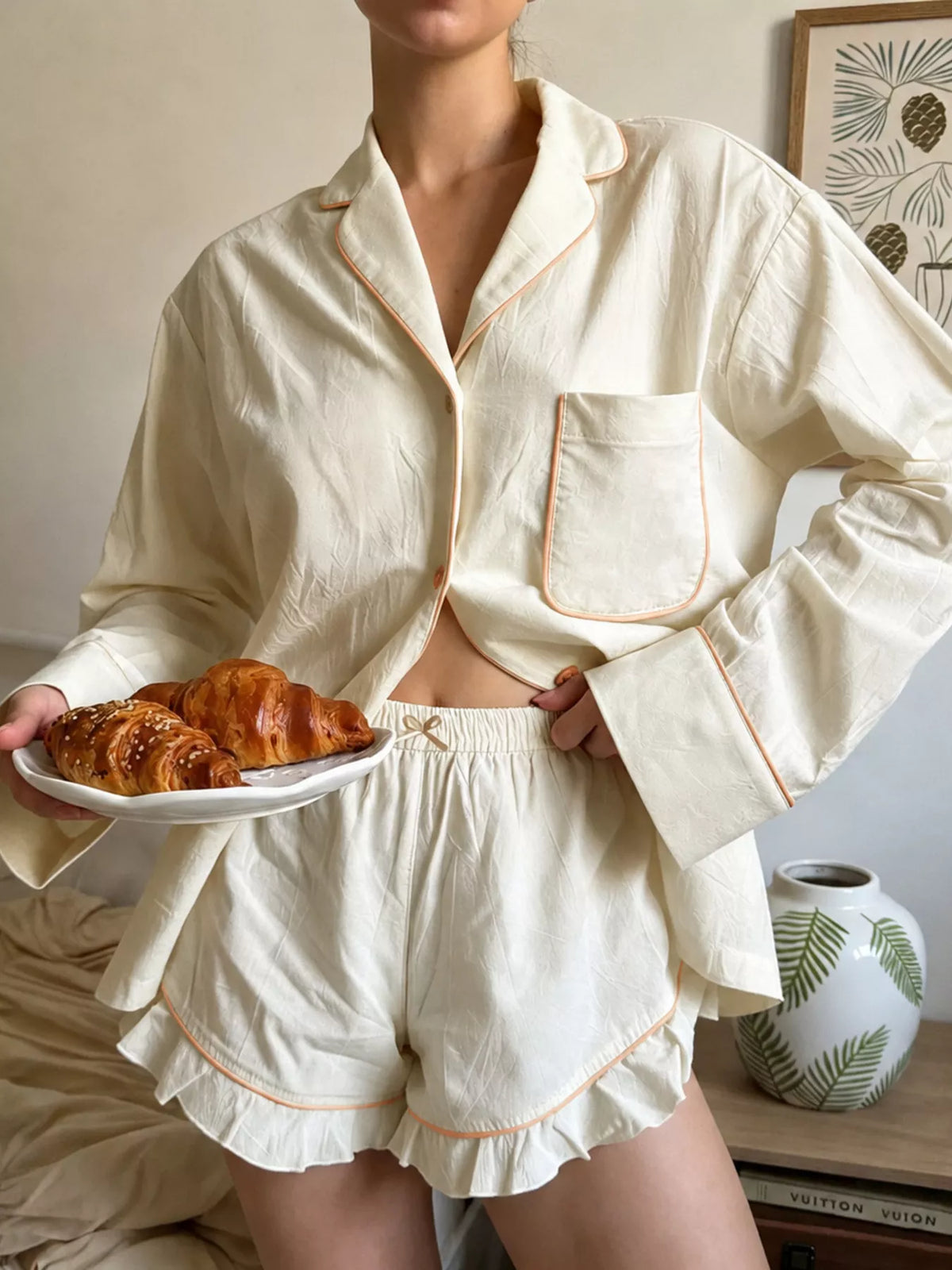 Contrast Piping Lapel Collar Shirt and Ruffle Hem Shorts Pajama Two Piece Set