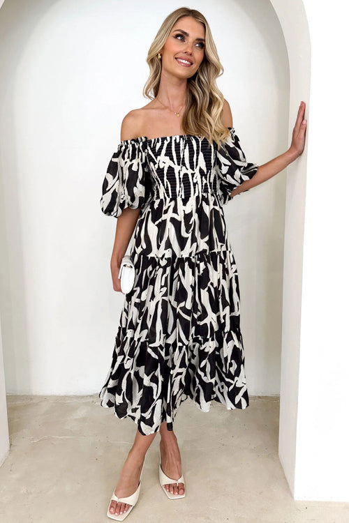 Gracefully Styled Dress for Any Occasion