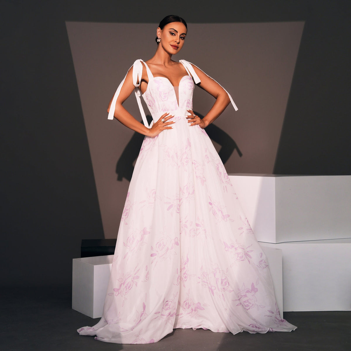 CHARMING ELEGANT WHITE MAXI DRESS