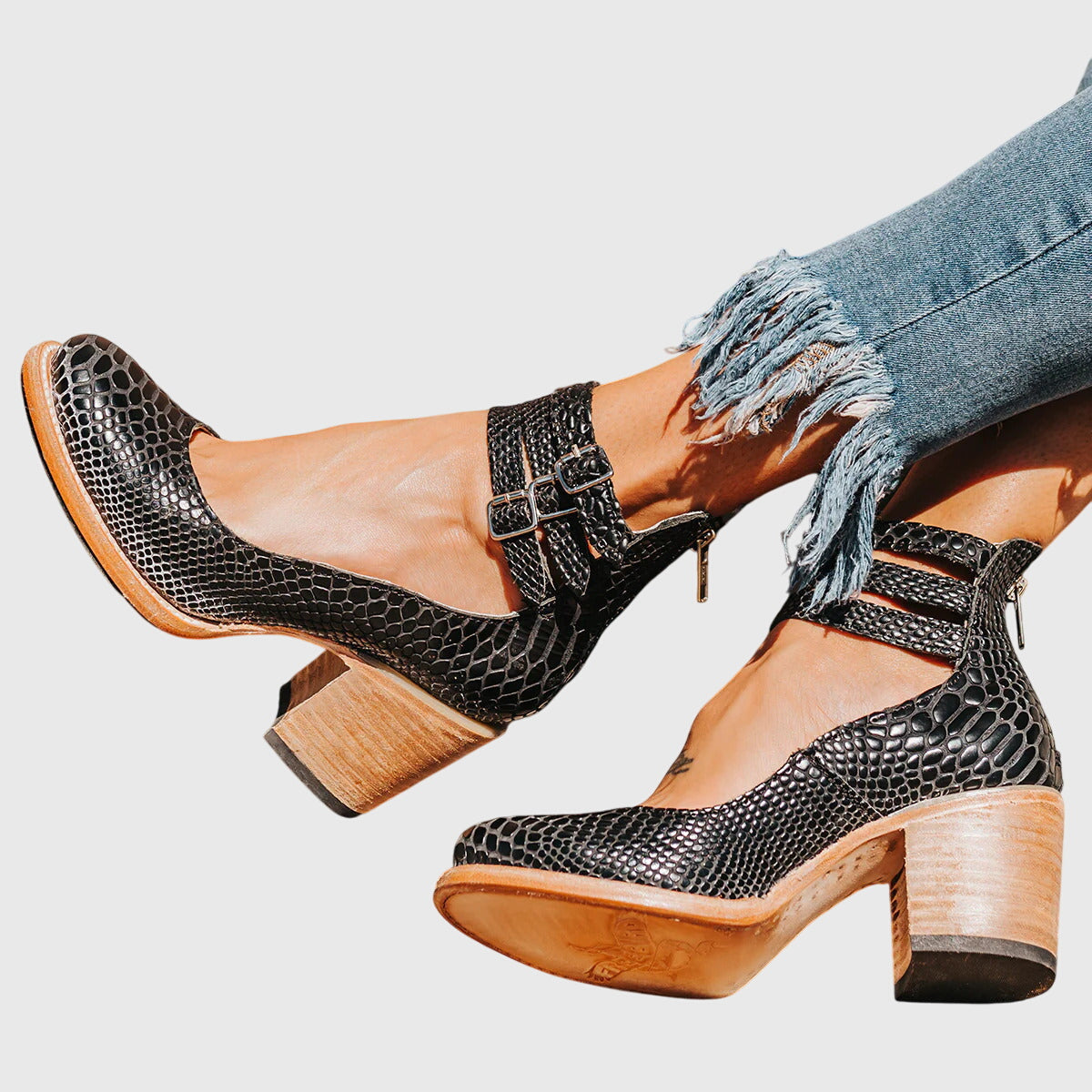 Antea | Vintage Refined Pumps