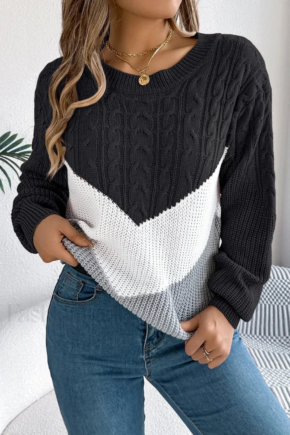 Colorblock Round Neck Pullover Sweater