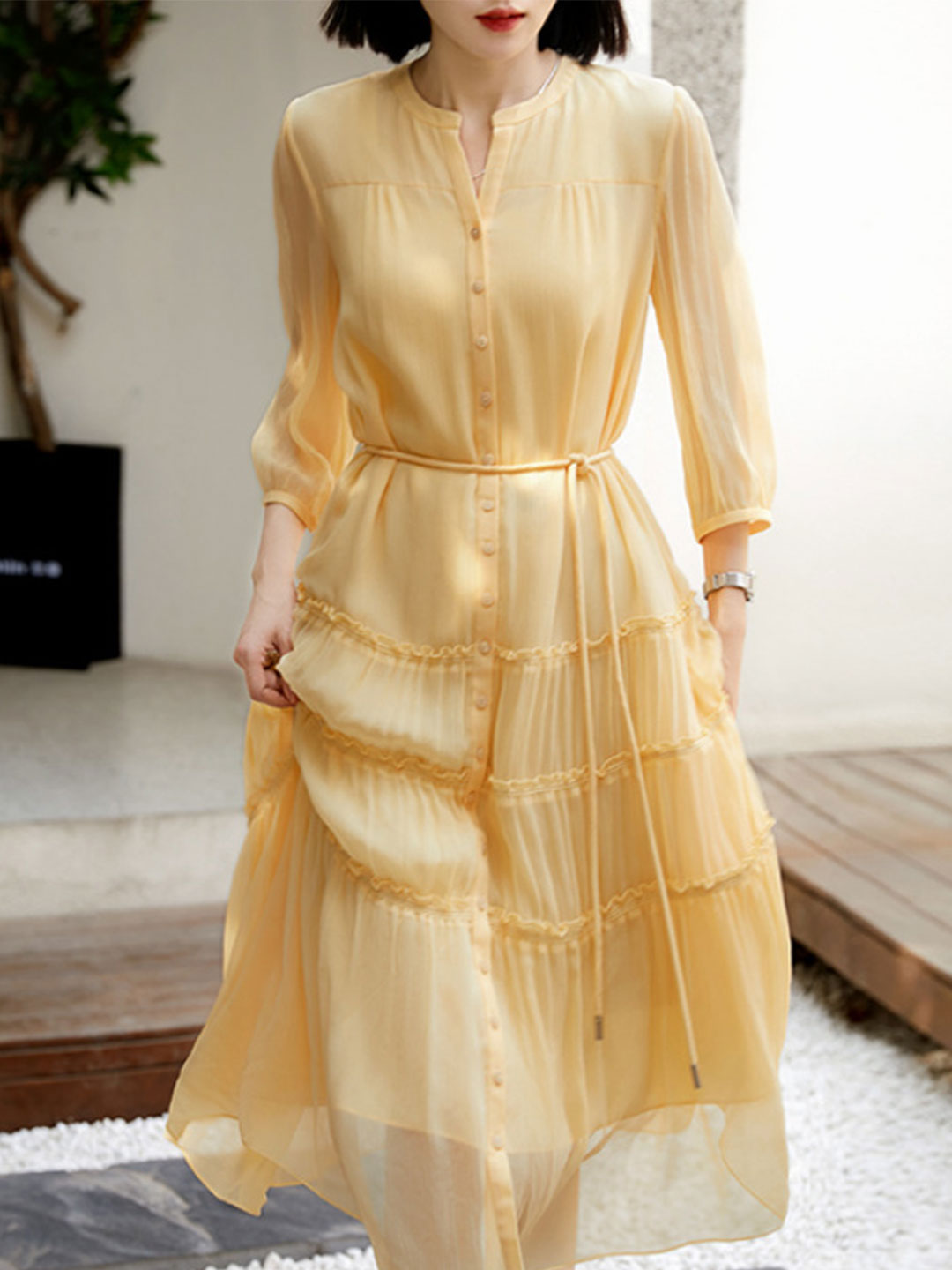 Sophisticated Dress with a Clean Classic Look