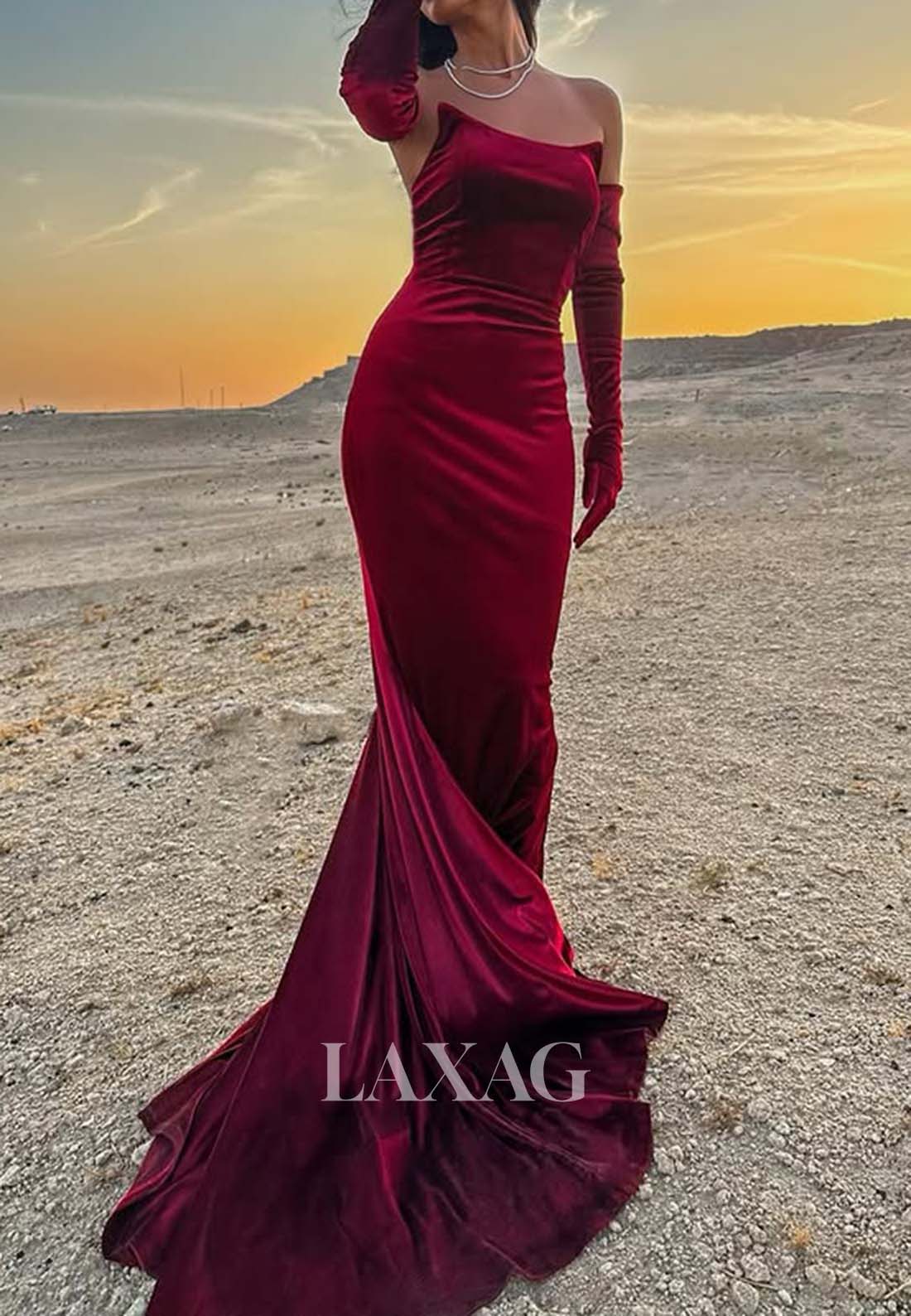 Scoop-Neck Off-Shoulder Sleeveless Mermaid Evening Gowns Pleated Satin Formal Gowns with Gloves