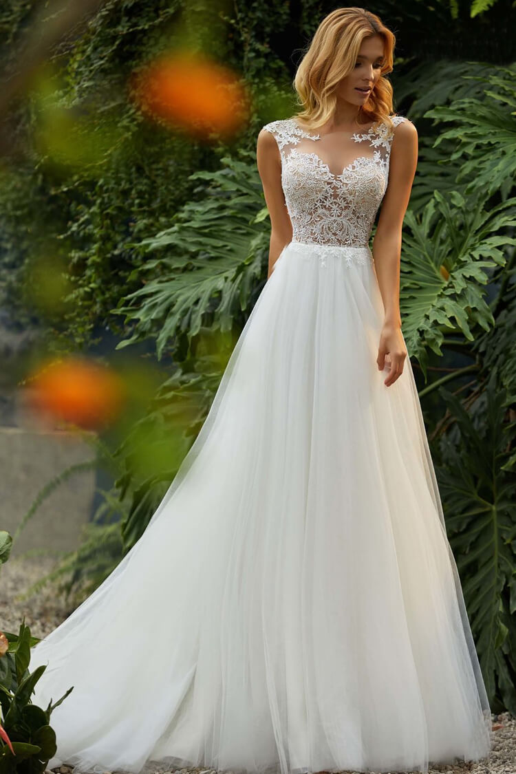 Lace Applique Illusion Neck Sleeveless A-Line Tulle Wedding Gown