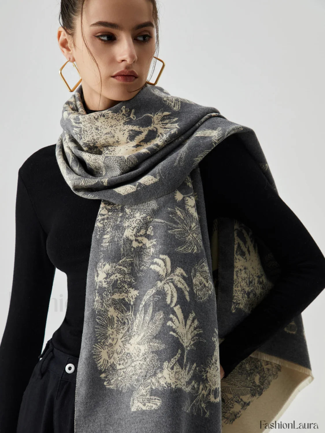 Double Face Graceful Jacquard Tassel Scarf