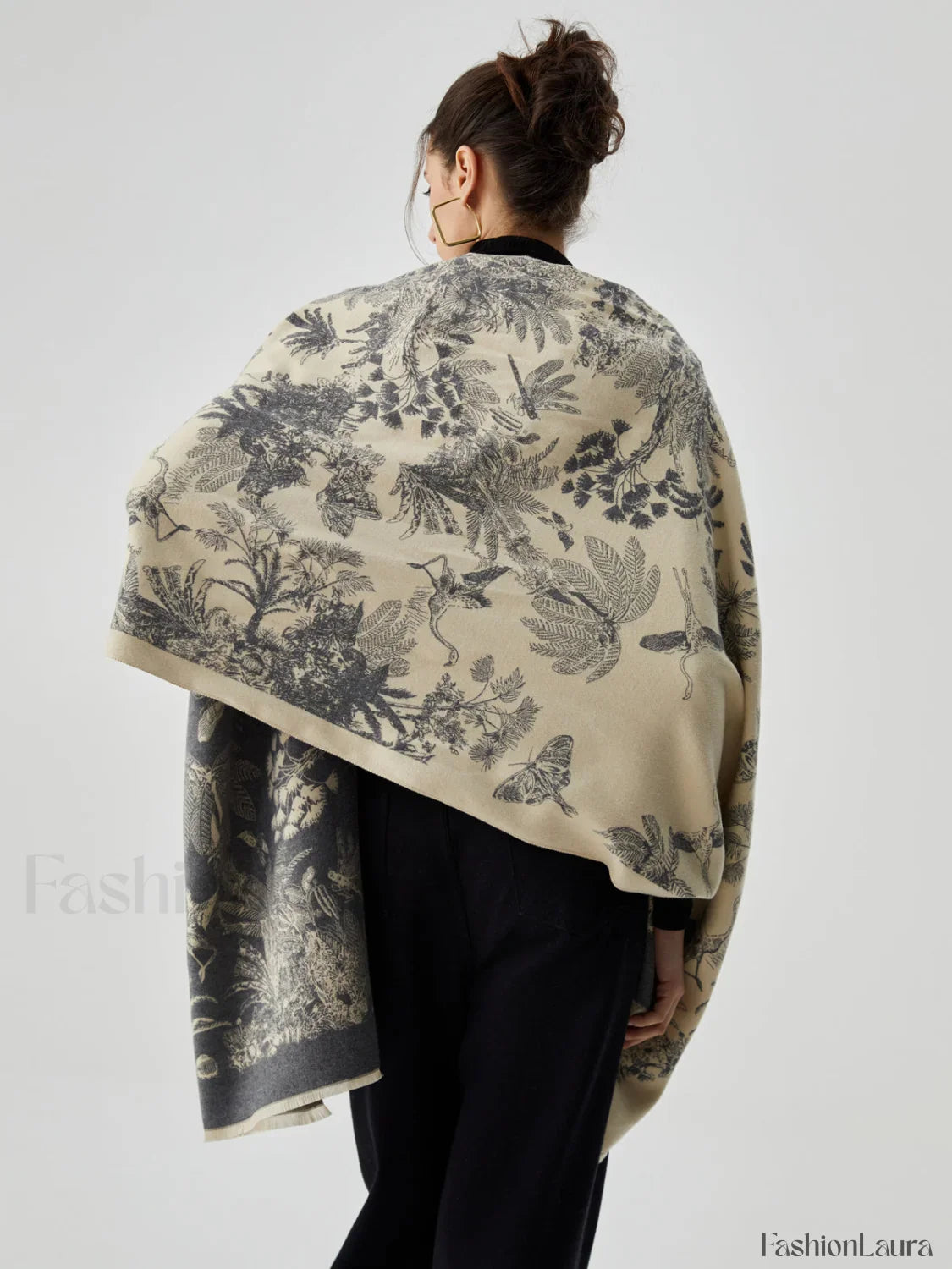 Double Face Graceful Jacquard Tassel Scarf