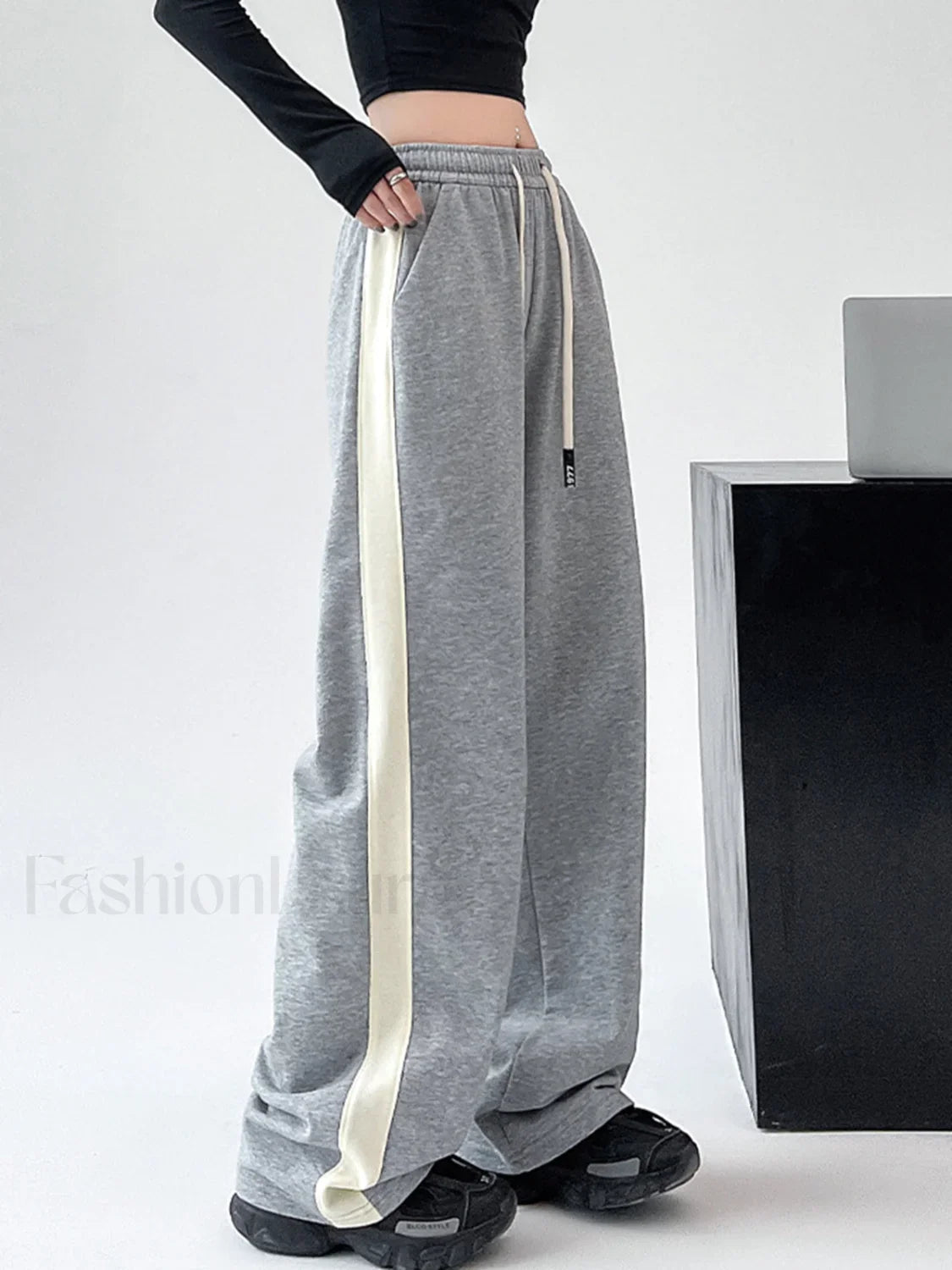 Drawstring Contrast Trim Trendy Wide Leg Sweatpants