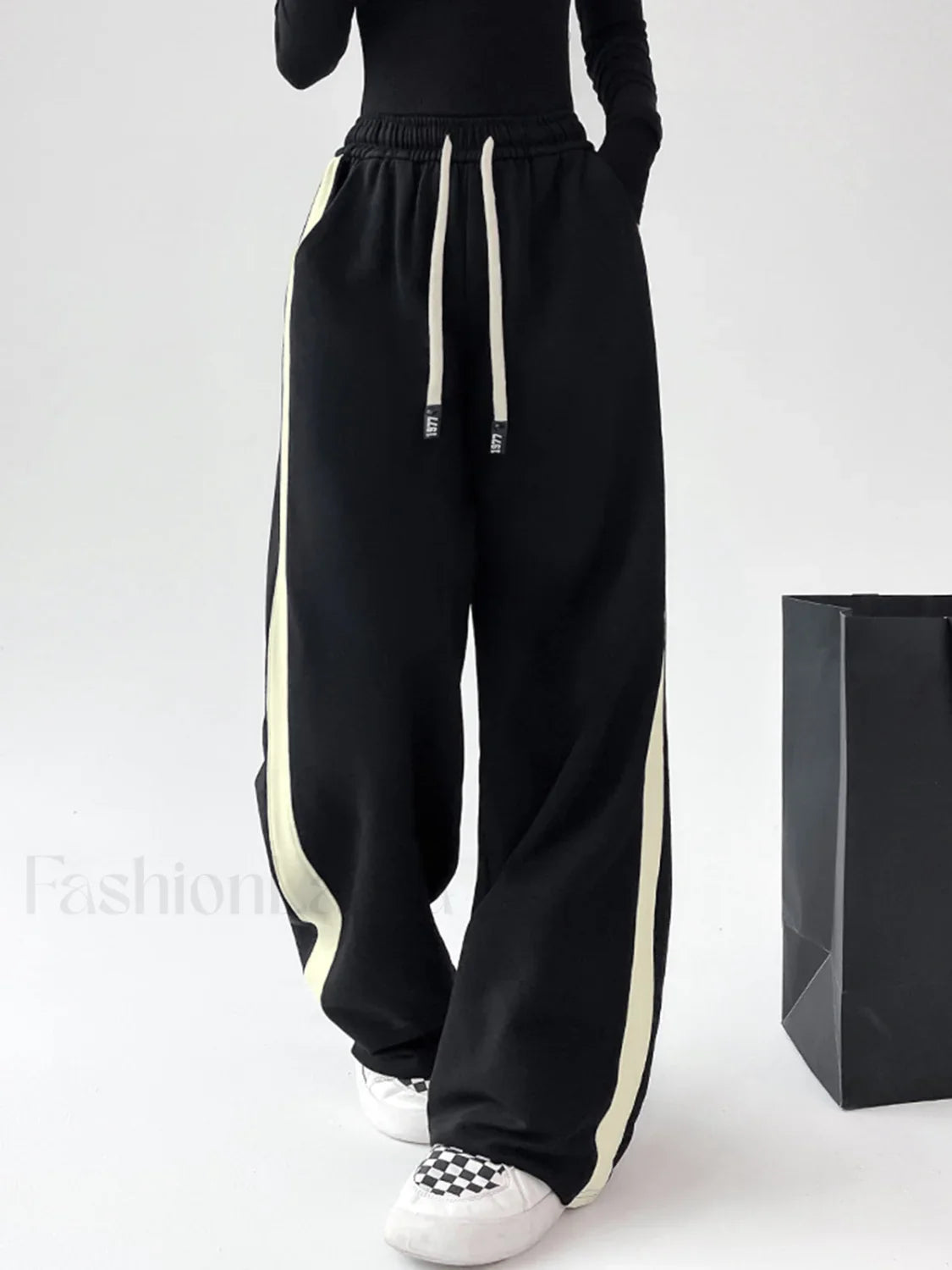 Drawstring Contrast Trim Trendy Wide Leg Sweatpants