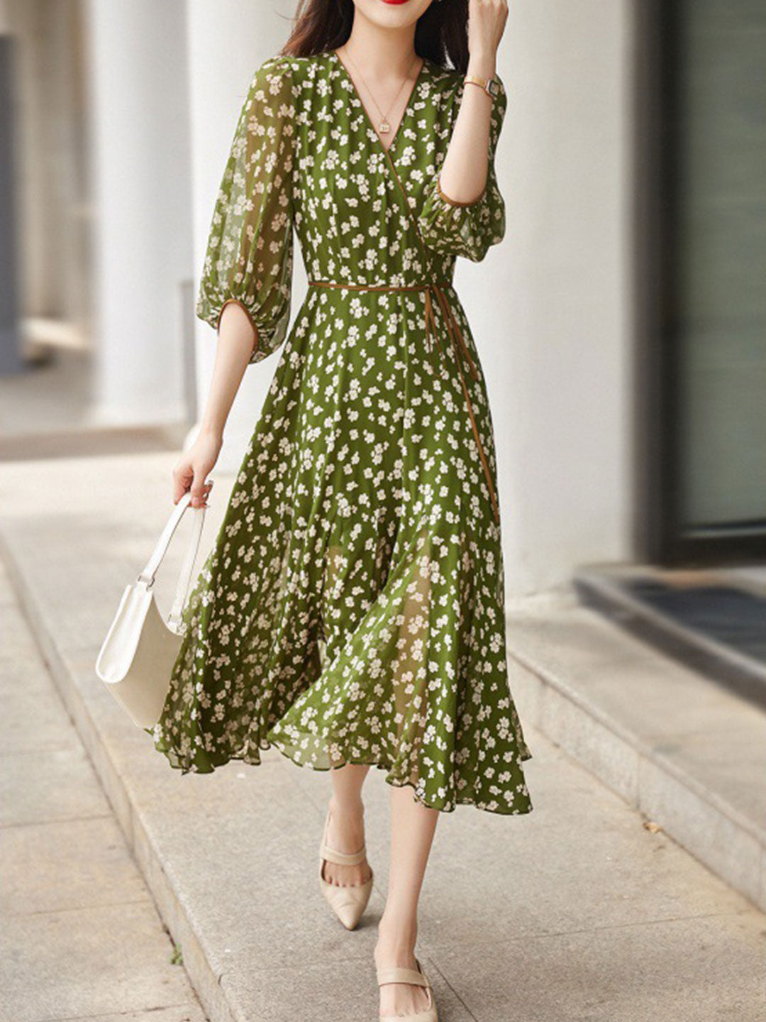 Gracefully Styled Dress for Any Occasion