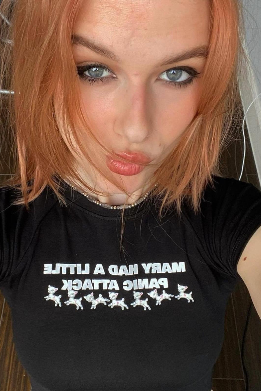 Cropped Fitted Letter Print T-Shirt