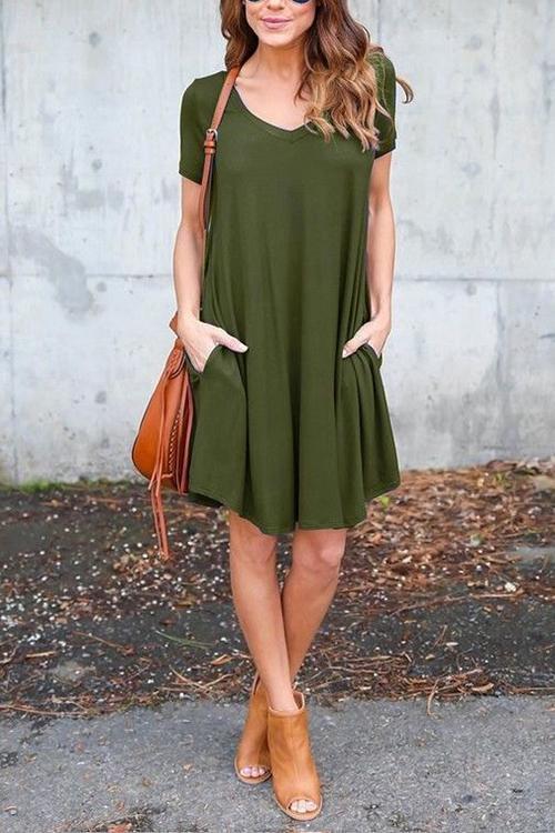 Classic Vintage Dress with a Flattering Fit