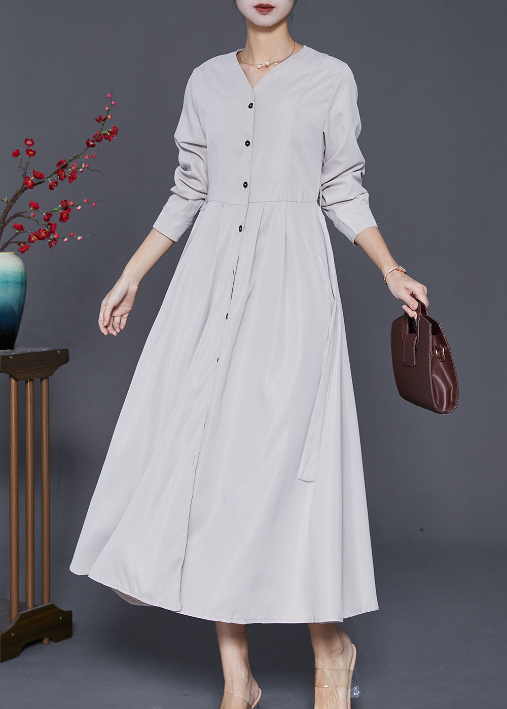 Well Tailored Dress with a Graceful Silhouette