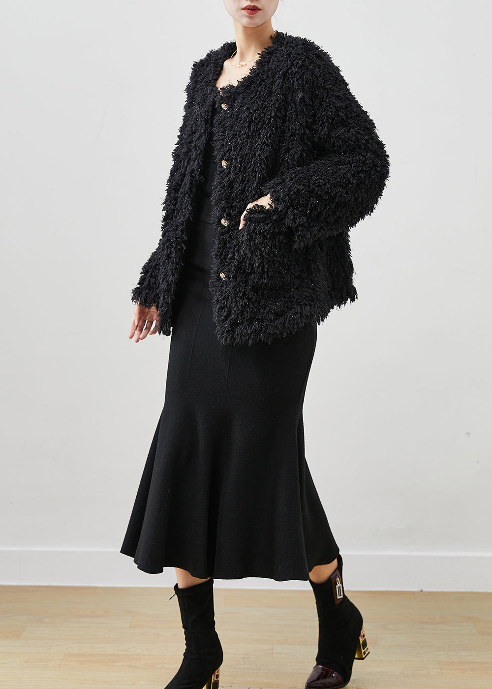 Beautifully Finished Dress in a Timeless Design