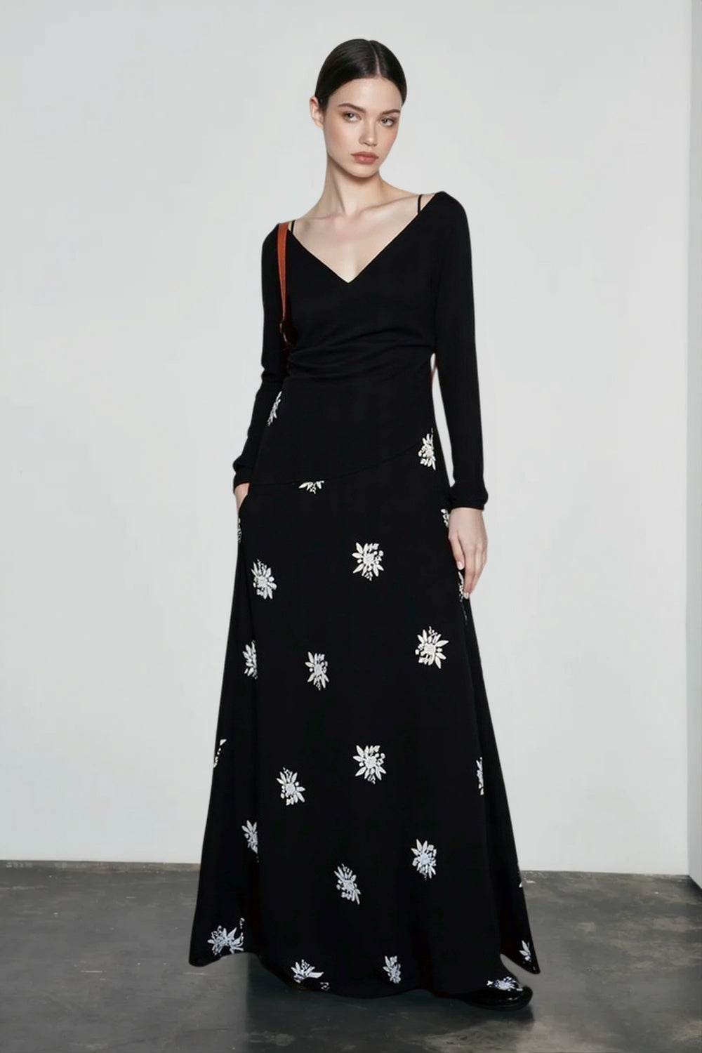 Floral Embroidered High Waist Column Maxi Skirt 2
