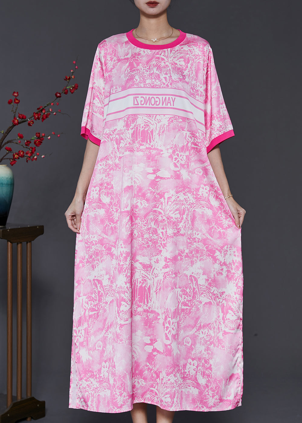 Classic Vintage Dress with a Flattering Fit